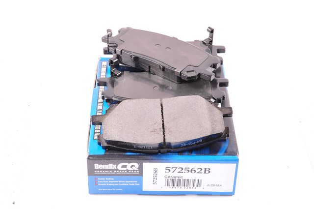 Передние тормозные колодки 572562B BENDIX