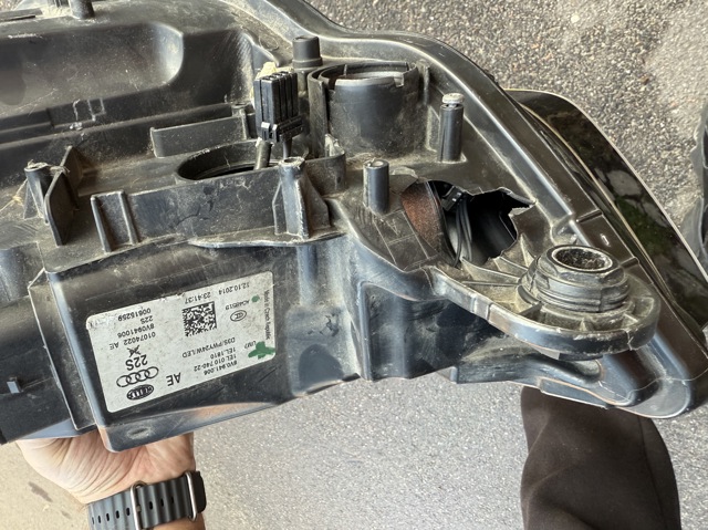VAG 8V0941006 Фара правая в наличии Львов