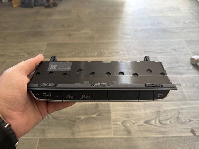 Центральная консоль торпеды 8W0925301 VAG