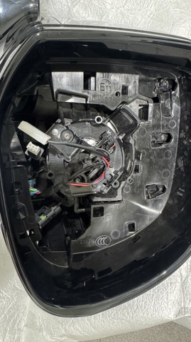 LR181953 Накладка (крышка) зеркала заднего вида правая купить Ужгород