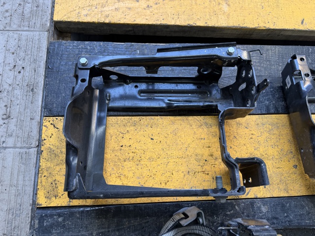 51117422225 BMW Усилитель бампера переднего купить в Чернигов