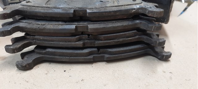 JL3Z2200A FORD Задние тормозные колодки купить в Черновцы
