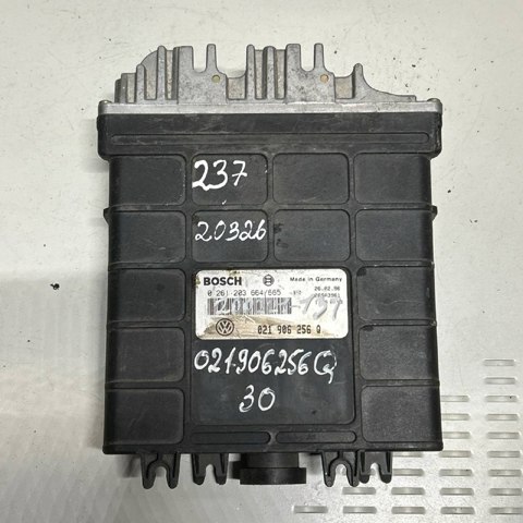 Компьютер двигателя 021906256Q VAG