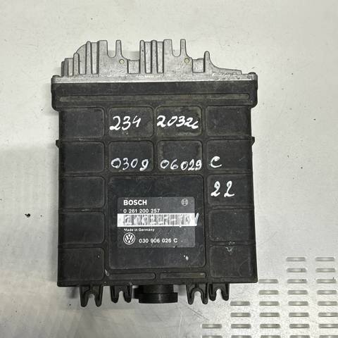 Модуль управления двигателем 030906026C VAG