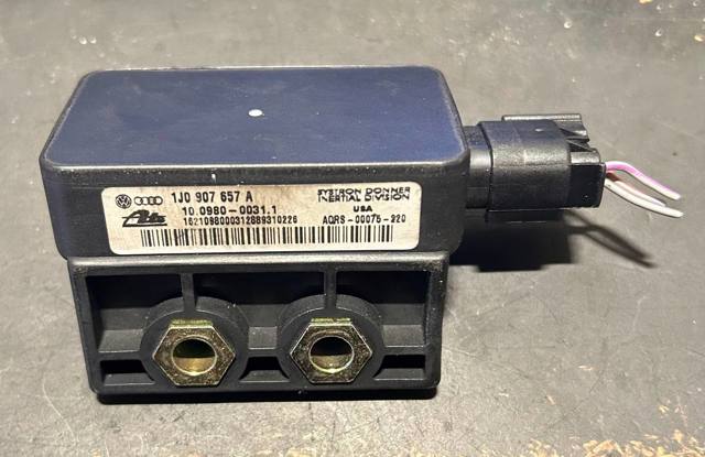 Датчик угловой скорости поворота автомобиля 1J0907657A VAG