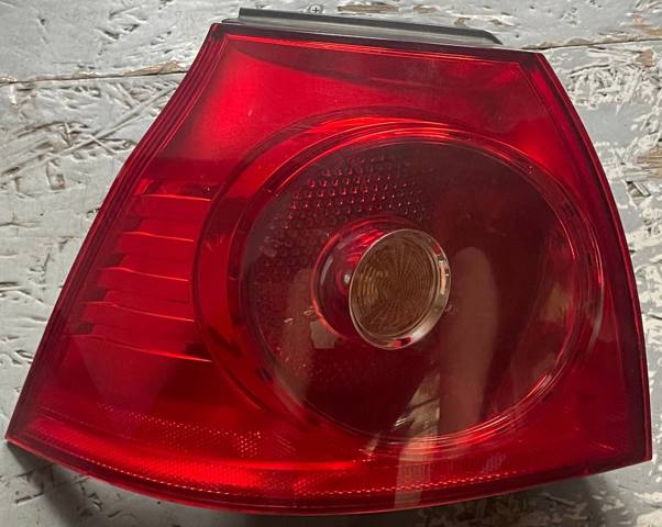 VAG 1K6945095E Фонарь задний левый внешний в наличии Днепр