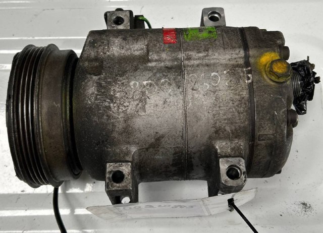 Насос кондиционера 8D0260805 VAG