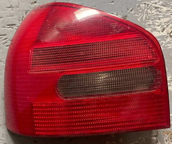 Левый стоп 8L0945095A VAG
