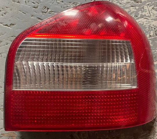 Фонари задние 8L0945096B VAG