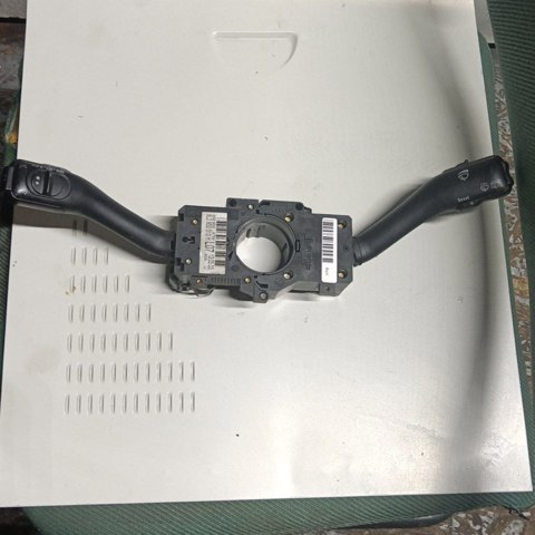 Подрулевой переключатель левый 8L0953513H VAG