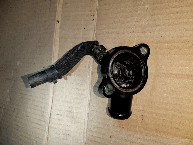 VAG 04L121131J Фланец системы охлаждения (тройник) в наличии Каменское