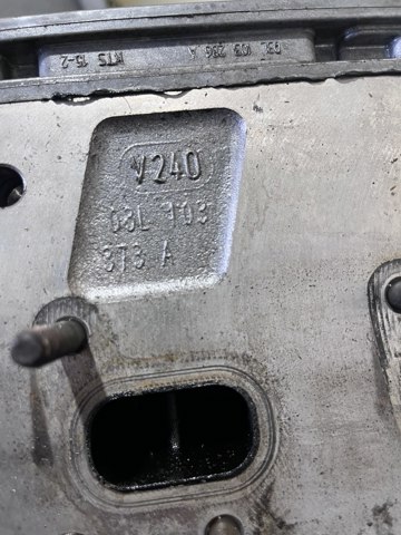 Головка двигателя 03L103373A VAG