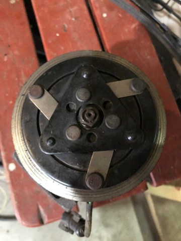 Компрессор системы кондиционирования 2S6119D629AF FORD