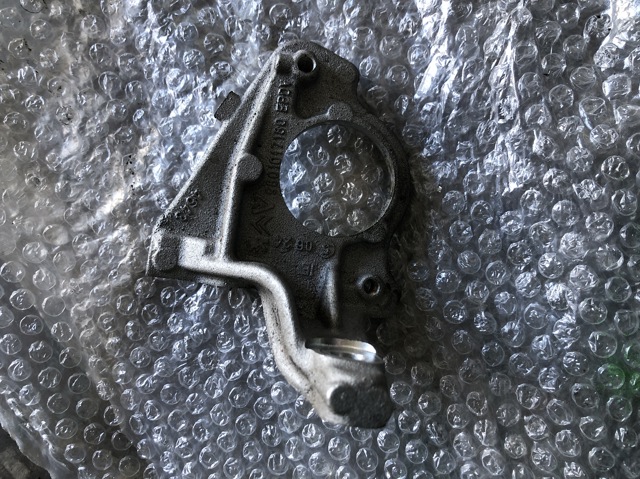 Опора подвесного подшипника передней полуоси 9801017180 PEUGEOT