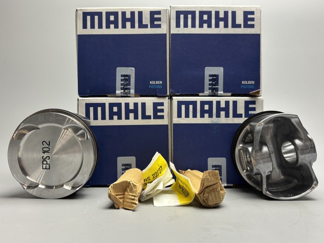 Поршень двигателя без колец 081PI00126000 MAHLE