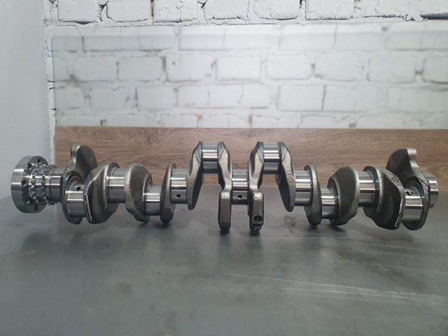 Коленчатый вал 11217812954 BMW