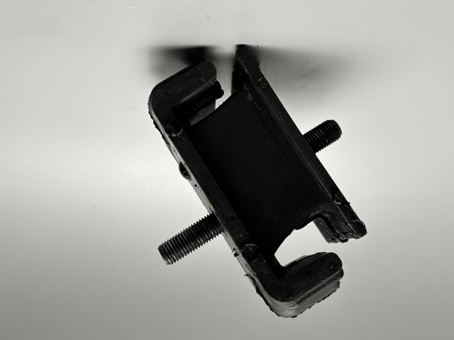Подушка (опора) двигателя, передняя 5106505 FORD