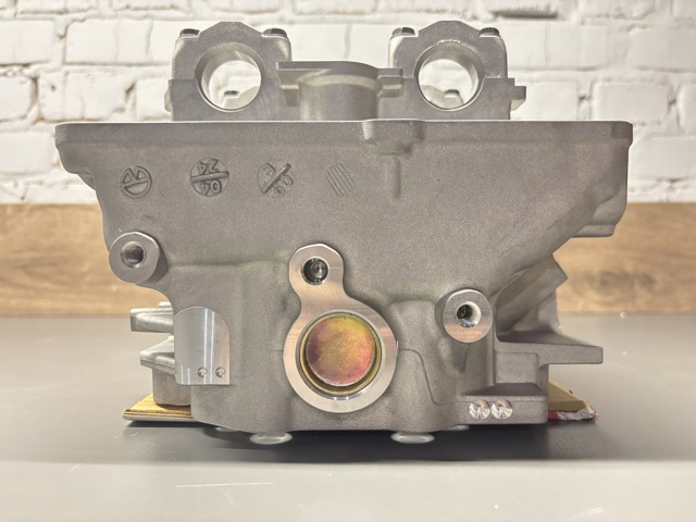 WE0110100J MAZDA ГБЦ купить в Николаев