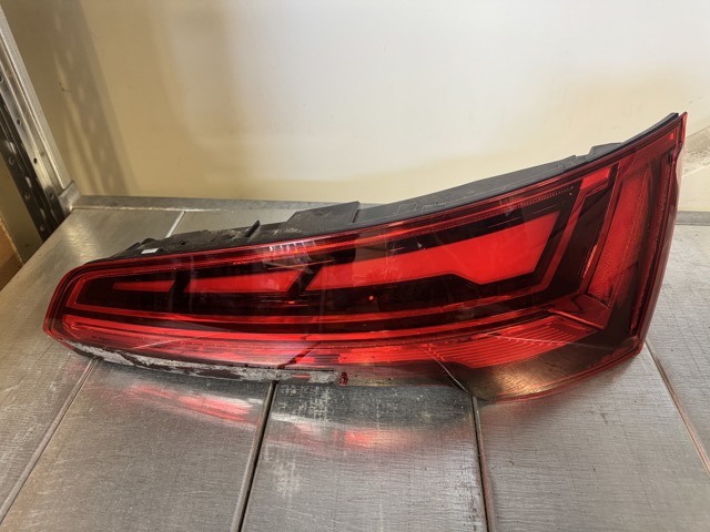 Фонари задние 80A945076C VAG