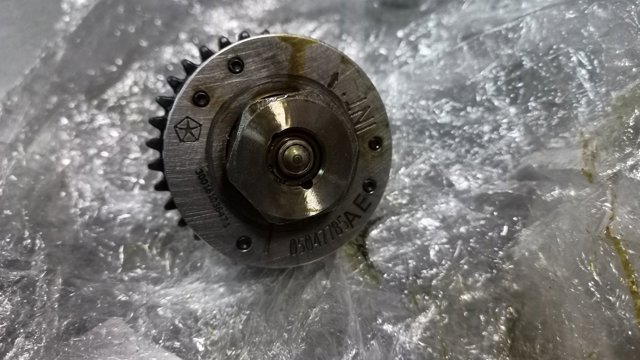 Звездочка шестерня распредвала двигателя выпускного 05047785AE CHRYSLER