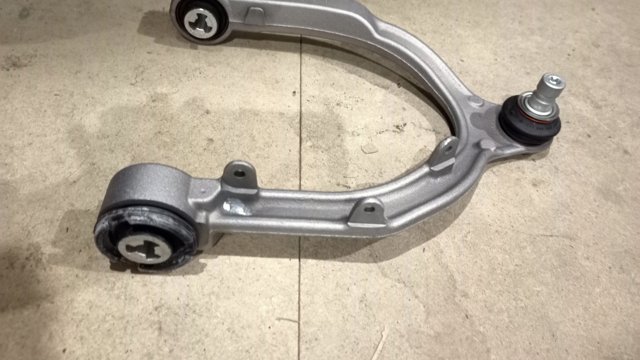 TESLA 128832600A Верхний рычаг в наличии Черновцы