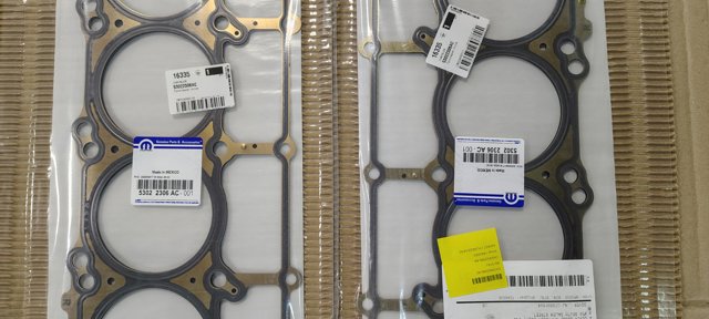 Правая прокладка головки блока цилиндров 53022306AC CHRYSLER