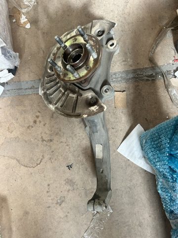 Цапфа передняя правая 68483788AC CHRYSLER