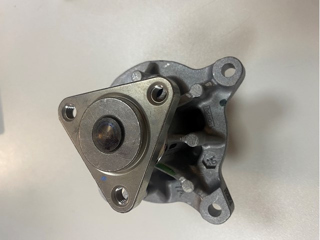 Водяной насос PW620 FORD