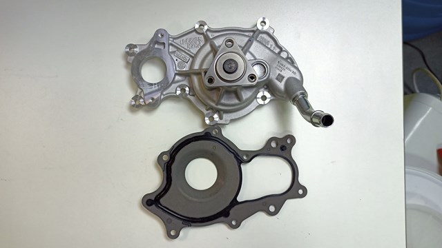 Помпа водяная, (насос) охлаждения PW674 FORD