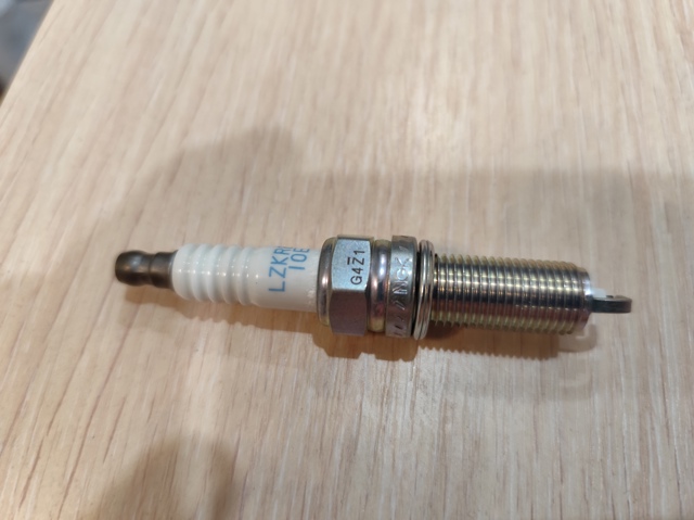 LZKR6B10E NGK Свечи зажигания купить в Днепр
