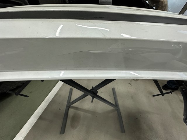 Бампер задний 51127488220 BMW