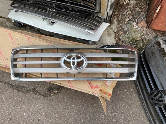 5310160360 TOYOTA Решетка радиатора купить в Павлоград