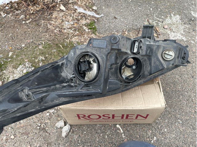 8A6113W029AH FORD Фара правая купить в Ужгород