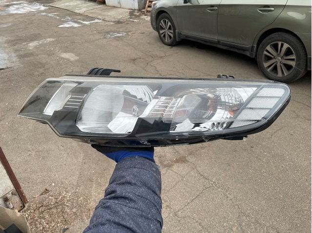 HYUNDAI 921011M010 Фара левая в наличии Тернополь