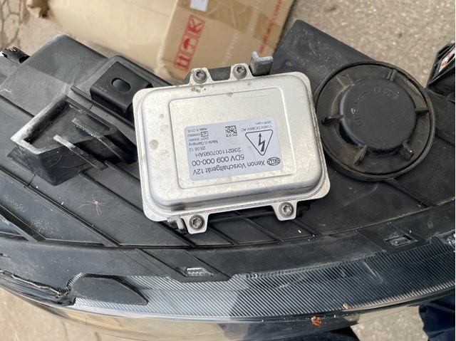HYUNDAI 921013U290 Фара левая в наличии Харьков