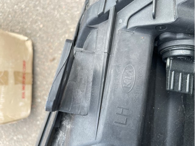 921013U290 HYUNDAI Левая фара купить в Киев