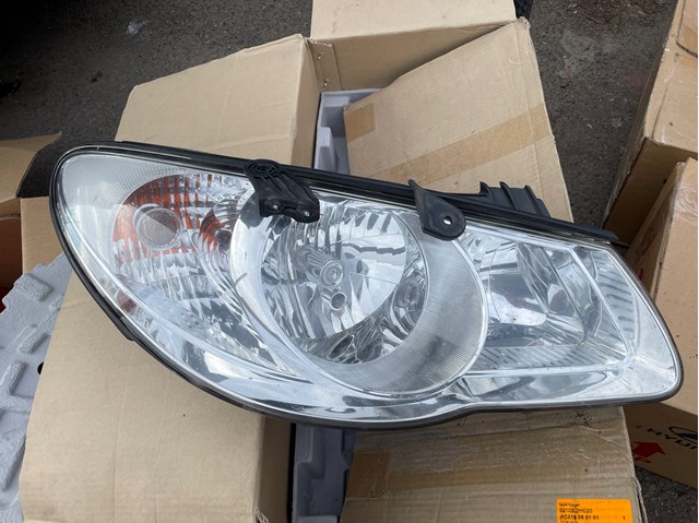 HYUNDAI 921022H020 Правая фара в наличии Черкассы