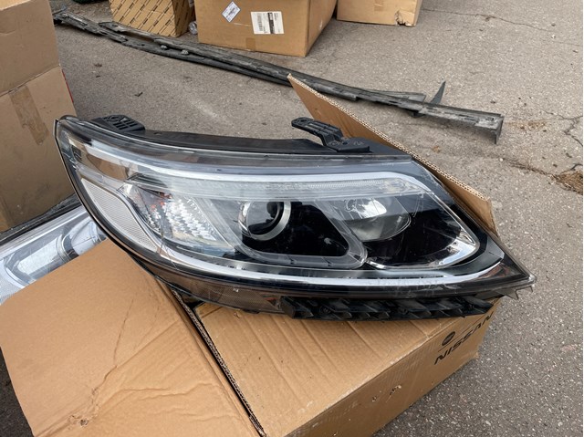 921022P630 HYUNDAI Фара правая купить в Черновцы