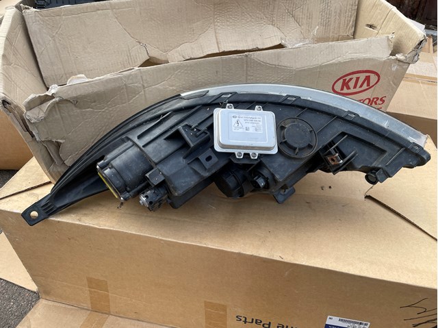 HYUNDAI 921023U290 Правая фара в наличии Чернигов