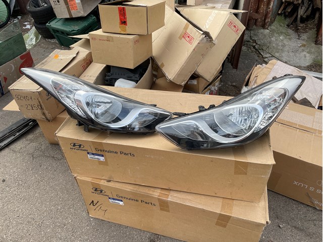 921023X020 HYUNDAI Правая фара купить в Львов