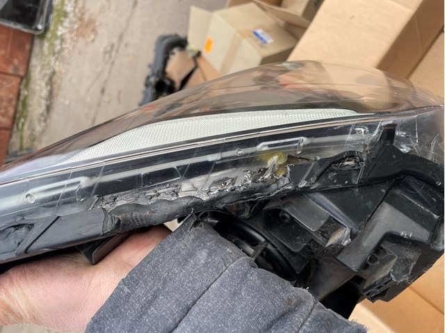 921024L000 HYUNDAI Правая фара купить в Киев