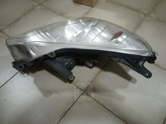 OPEL 13239289 Правая фара в наличии Черкассы