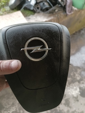 Airbag в мультируль 13299780 GM