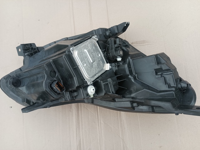 260601693R RENAULT Фара левая купить в Запорожье