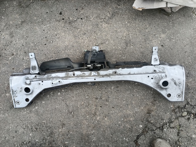 Суппорт радиатора верхний 5256A852 MITSUBISHI