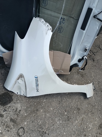 Переднее правое крыло 5381152390 TOYOTA