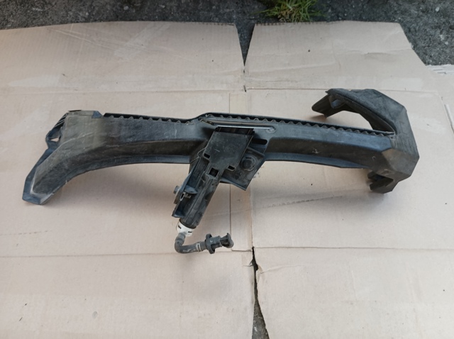 Кронштейн бампера переднего, правый 57707AJ220 SUBARU