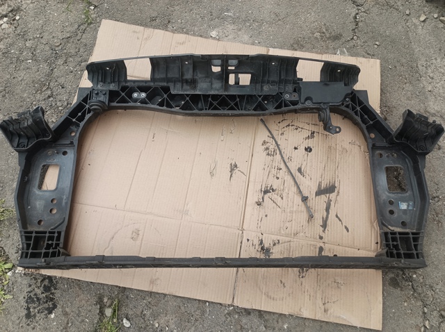 641011W001 HYUNDAI Рамка радиатора купить в Киев