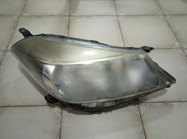 Правая блок фара 811300D470 TOYOTA