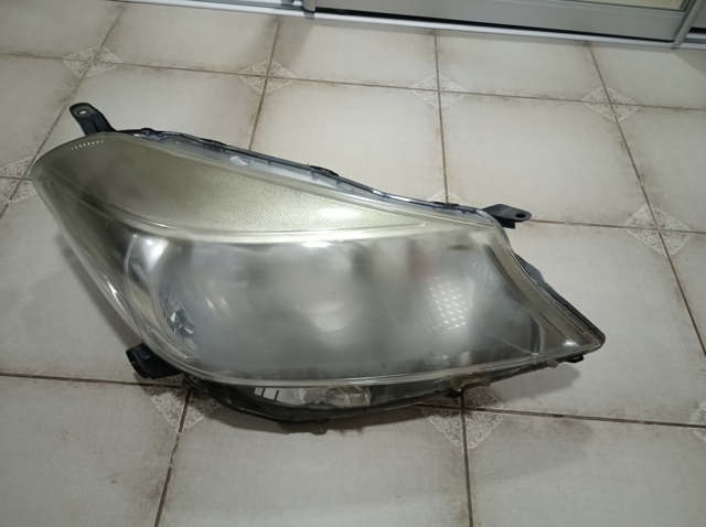 811300D470 TOYOTA Фара правая купить в Запорожье